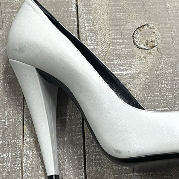 Saint Laurent Leather Pointed Pumps In White - Picture 8 of 16